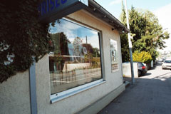 Schaufenster mit Spiegelung
