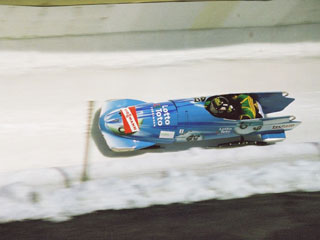 Sportaufnahme Bobsport Nacht